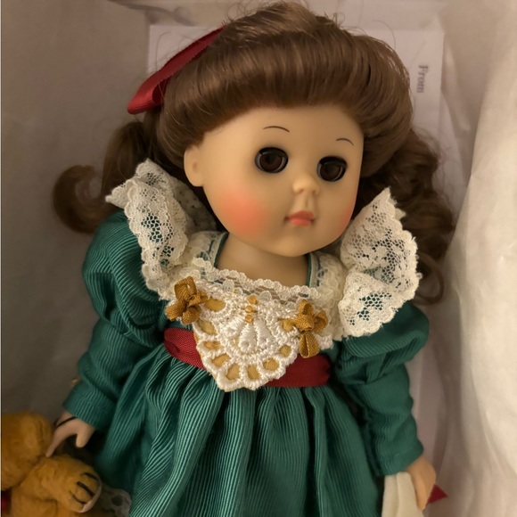 Pristine condition doll and box. Hi! I’m Ginny. Teddy’s 100th Birthday. - Picture 4 of 4
